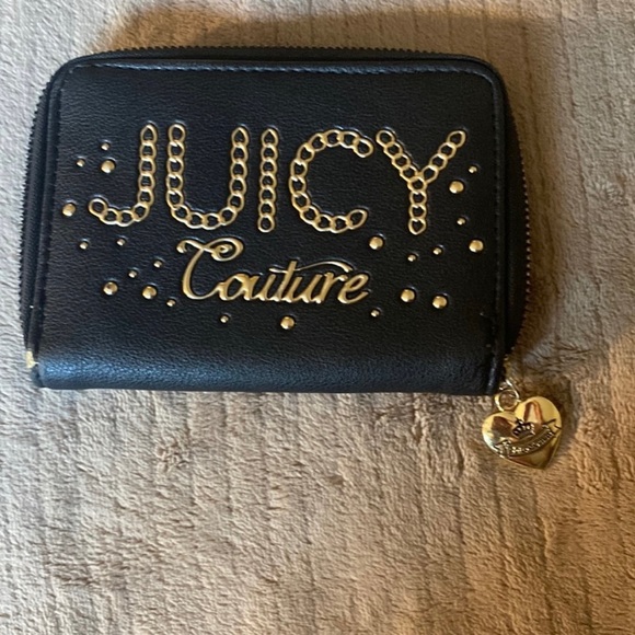 Just 2 Sisters sharing our bags and yours 👛 👛👛Let’s have some fun 🤩 - Picture 9 of 10